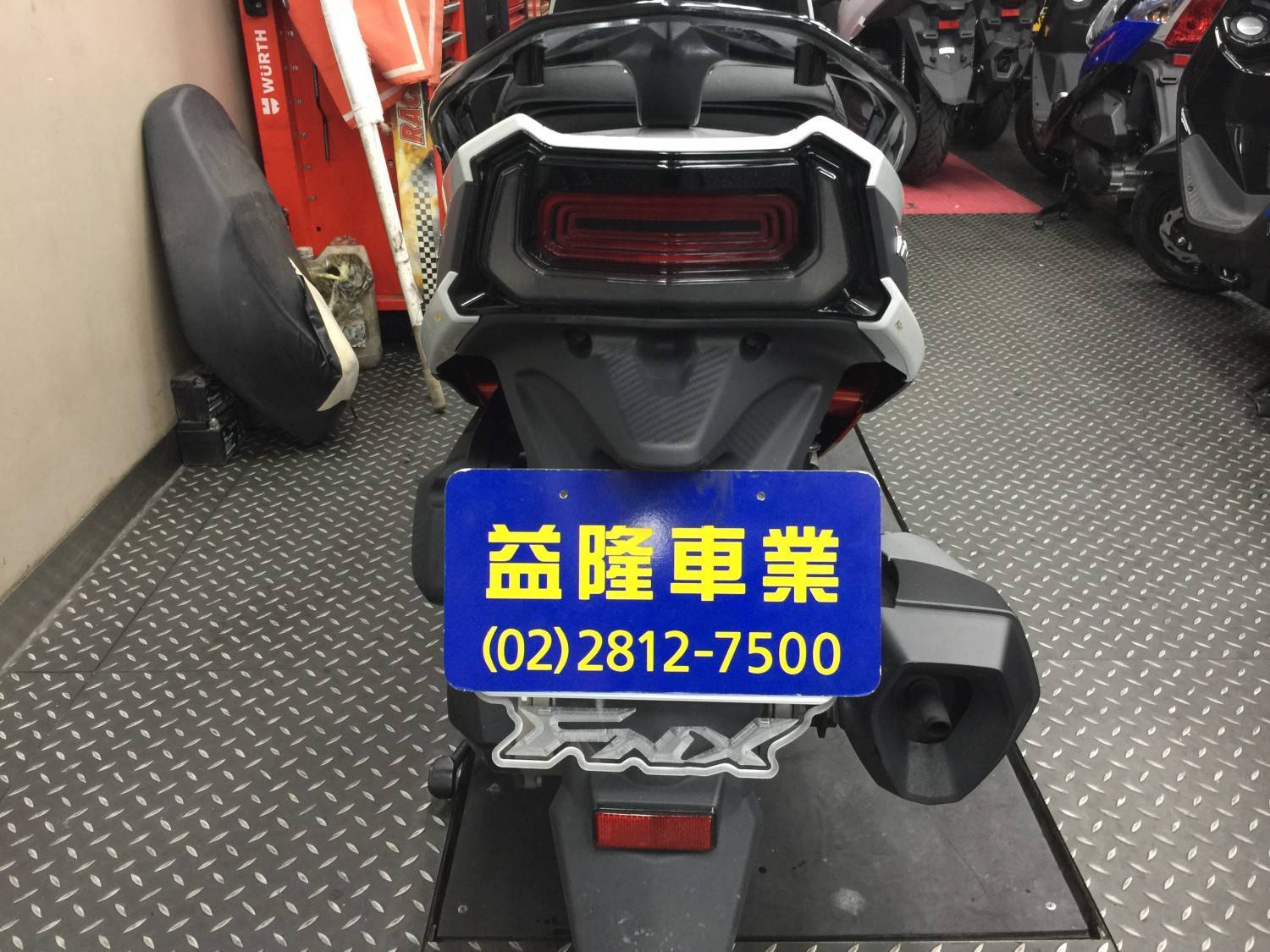 SYM FNX 125 發光牌框＊ S|-益隆車業網路購物平台-商品介紹
