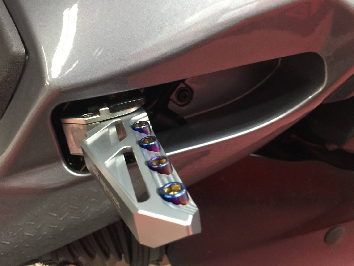 SYM FNX 125 APEXX 飛|-益隆車業網路購物平台-商品介紹