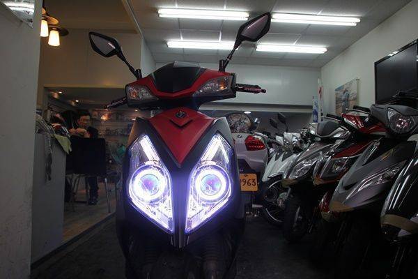 ＊『益隆車業』＊【SYM經銷商 】 FIGHTER 6  魚眼HID 35W