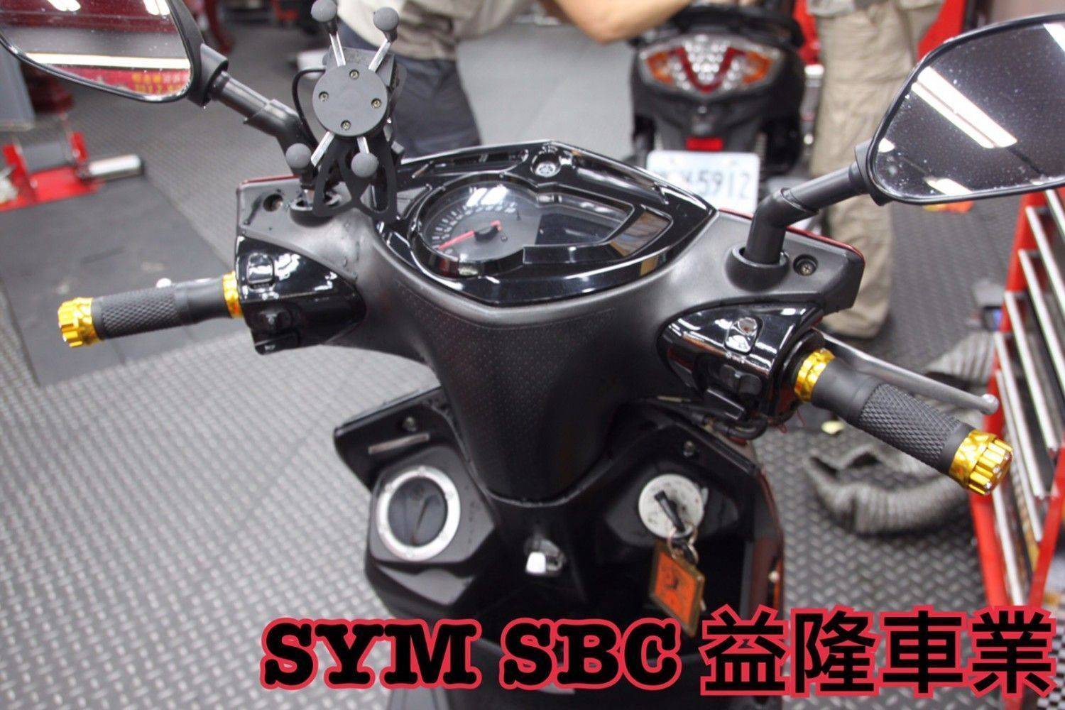 ＊『益隆車業』＊【SYM經銷商 】YAMAHA 勁戰4代  手機架+USB
