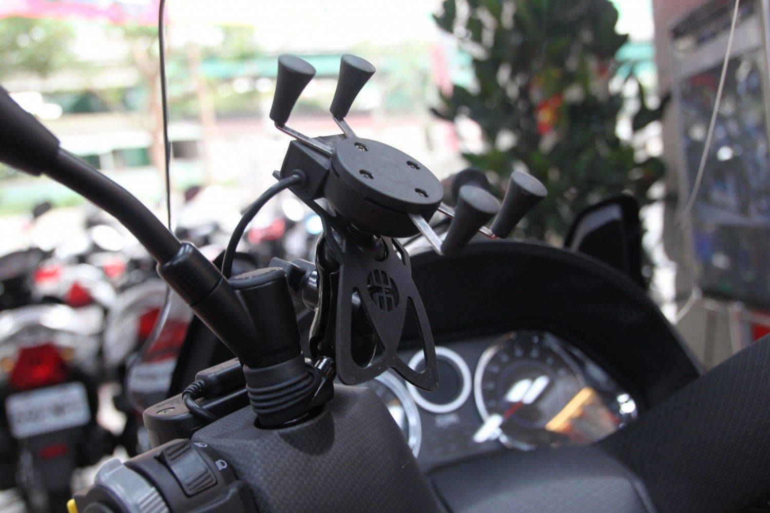  SYM MAXI400I.600I 手機價含USB＊『益隆車業』＊【SYM經銷商 】