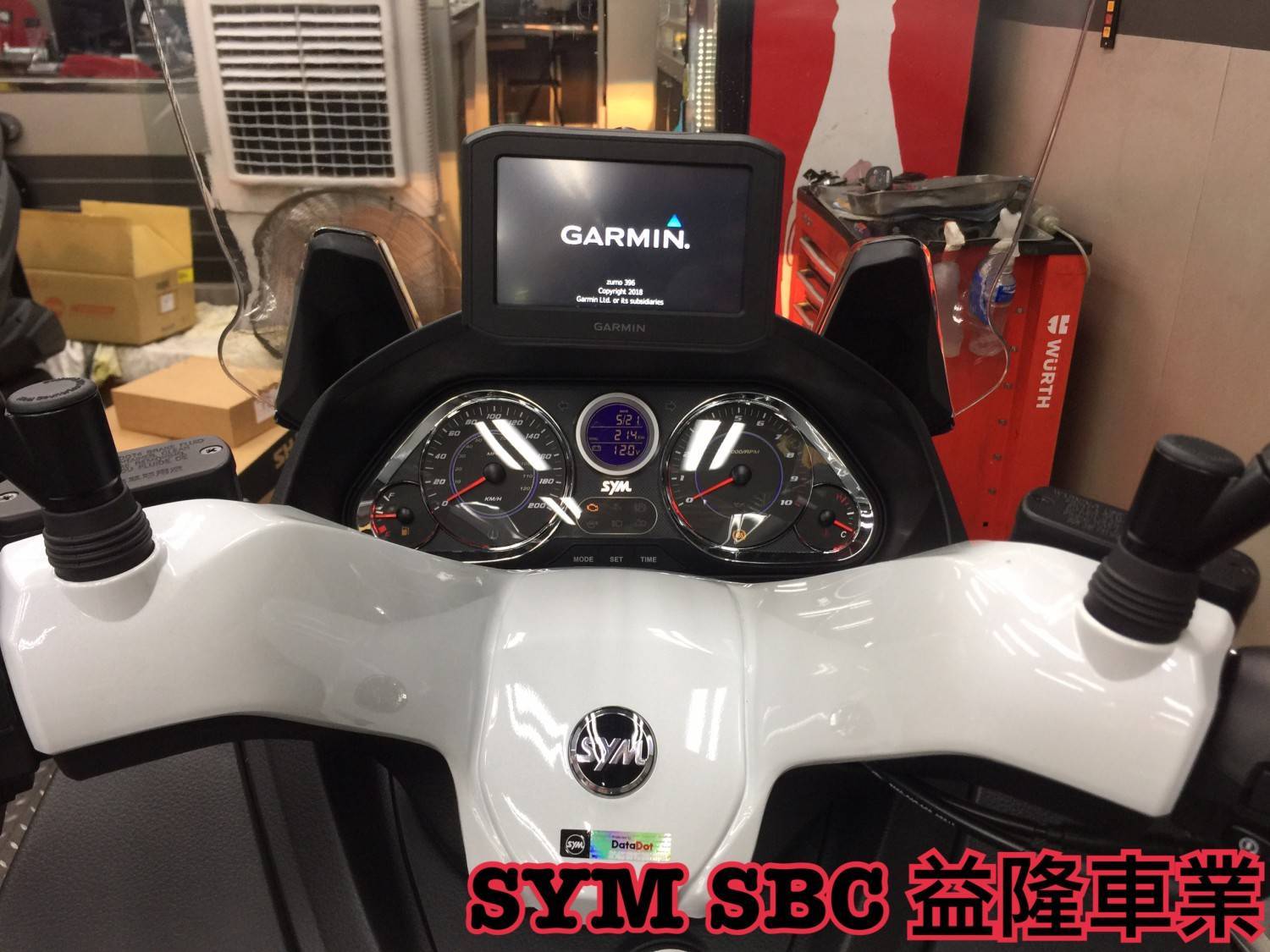 SYM MAXISYM 400.600 GARMIN ZUMO 396 *『益隆車業』*【SYM經銷商 】 SYM MAXISYM 400.600 GARMIN ZUMO 396 *『益隆車業』*【SYM經銷商 】