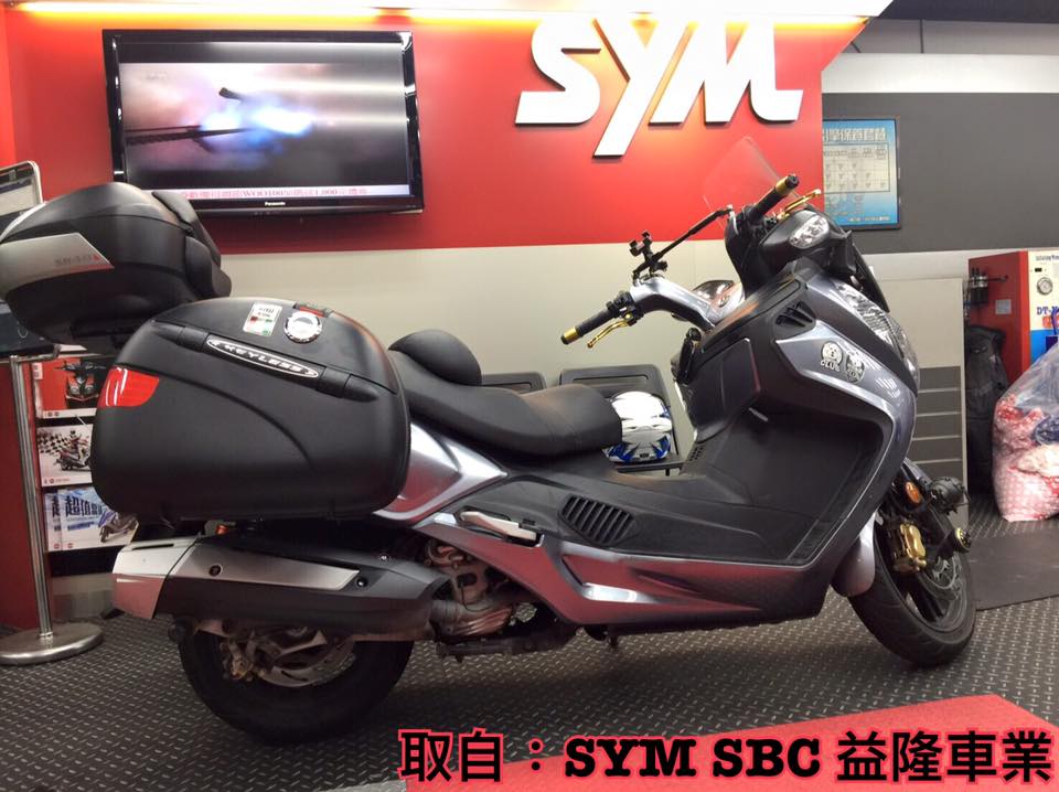 SYM MAXI400I.600I Givi E41nn雙側箱組*『益隆車業』*【SYM經銷商 】 SYM MAXI400I.600I Givi E41nn雙側箱組*『益隆車業』*【SYM經銷商 】