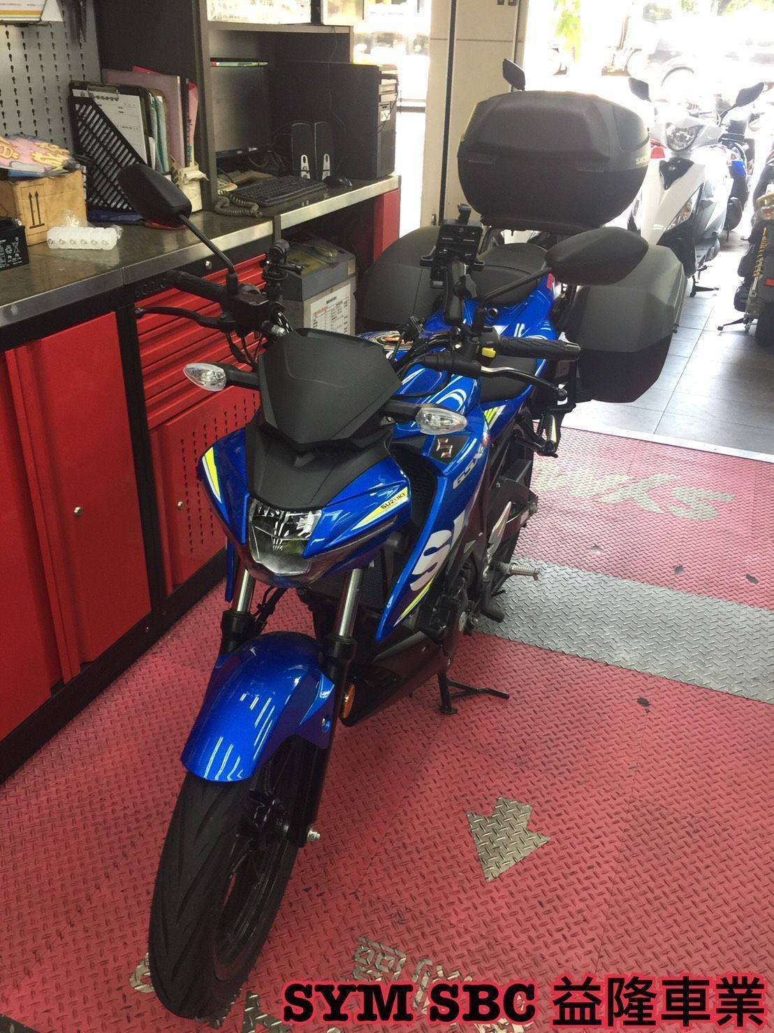 *『益隆車業』*【SYM經銷商 】 SUSUKI 小阿魯 GSX 150 SHAD 34 後行李箱 側廂 側箱架 *『益隆車業』*【SYM經銷商 】 SUSUKI 小阿魯 GSX 150 SHAD 34 後行李箱 側廂 側箱架