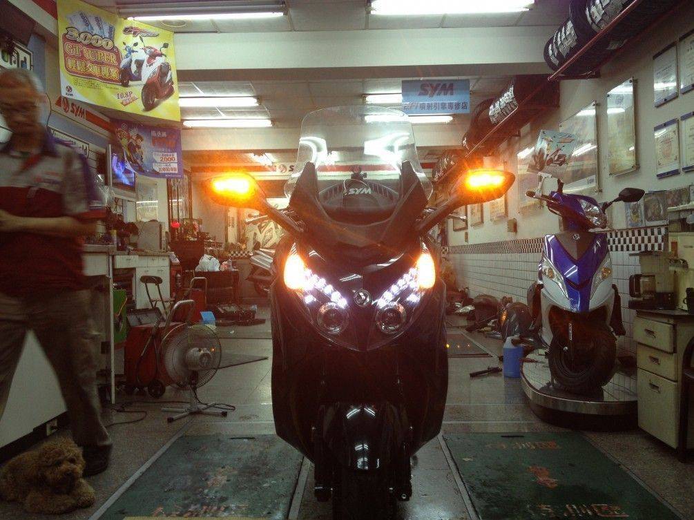 MAXSYM 400i ,後視鏡前移＊『益隆車業』＊【SYM經銷商 】