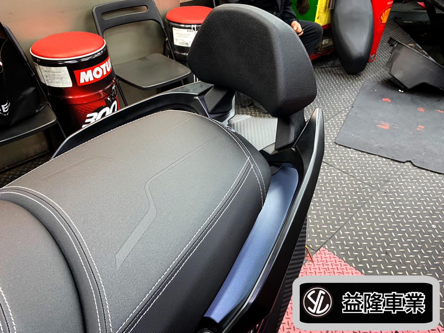 三陽 JOYMAX Z+ 300 原廠後腰靠 後靠背 小饅頭*SYM SBC 益隆車業*三陽重機認證店.A級總經銷