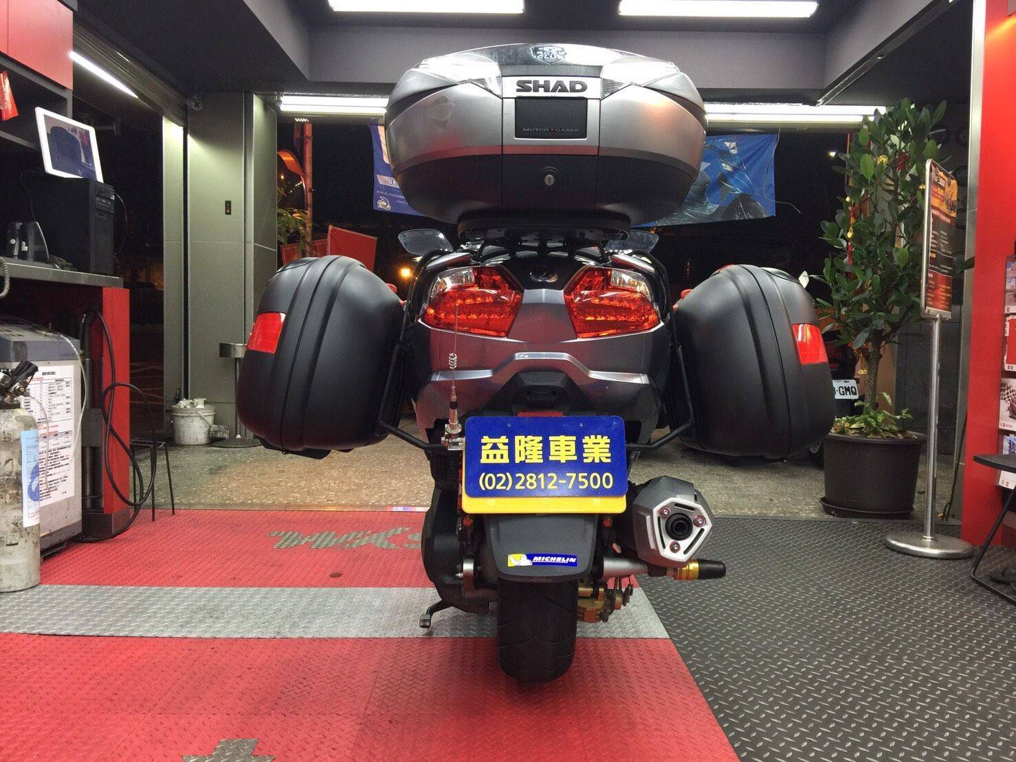 SYM MAXI400I.600I Givi E41nn雙側箱組*『益隆車業』*【SYM經銷商 】 SYM MAXI400I.600I Givi E41nn雙側箱組*『益隆車業』*【SYM經銷商 】