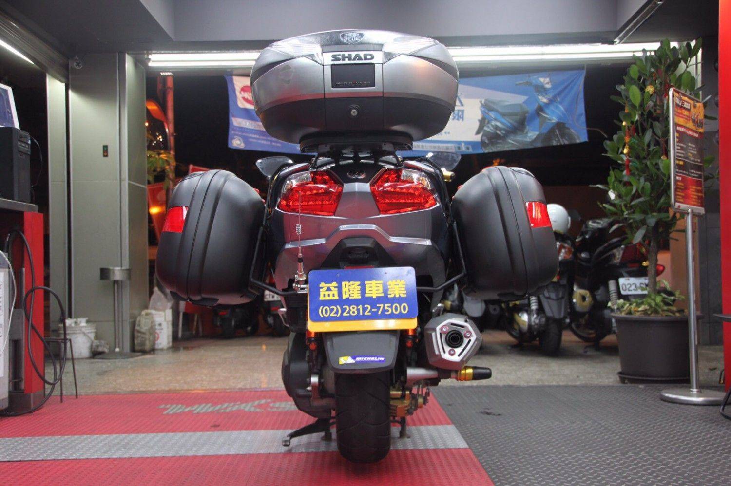 SYM MAXI400I.600I Givi E41nn雙側箱組*『益隆車業』*【SYM經銷商 】 SYM MAXI400I.600I Givi E41nn雙側箱組*『益隆車業』*【SYM經銷商 】