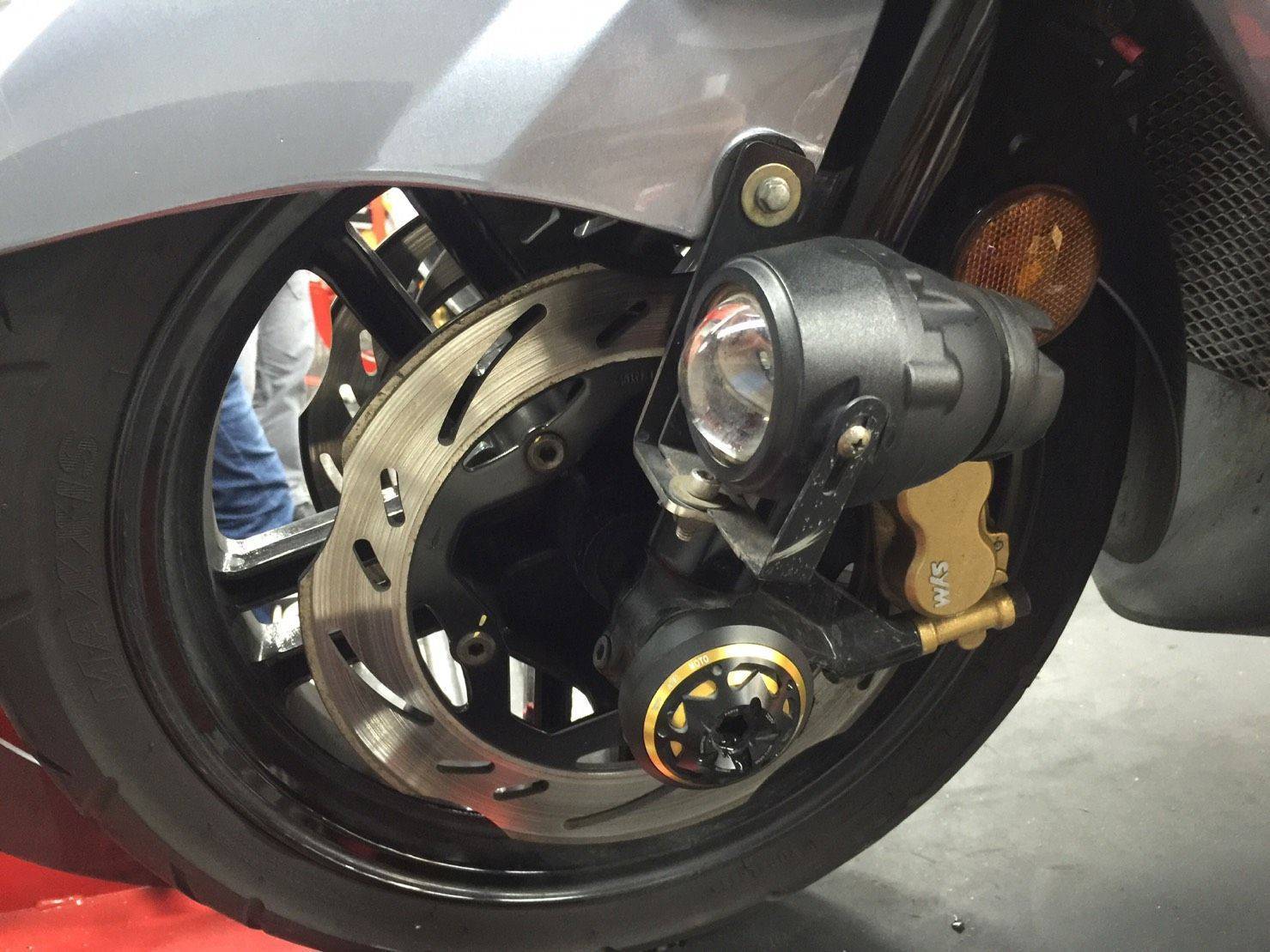 MAXSYM 400i.600i 霧燈＊『益隆車業』＊【SYM經銷商 】