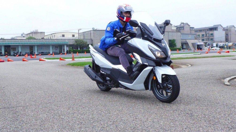 SYM CRUISYM 300 全球首發.全新上市-釋放你的野靈魂~~