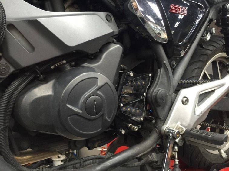 SB300 前齒輪盤蓋* SYM SBC 益隆車業 * SB300 前齒輪盤蓋* SYM SBC 益隆車業 *