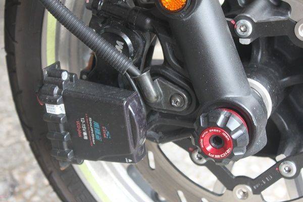 SB300 大野狼  防倒球＊ SYM SBC 益隆車業 ＊