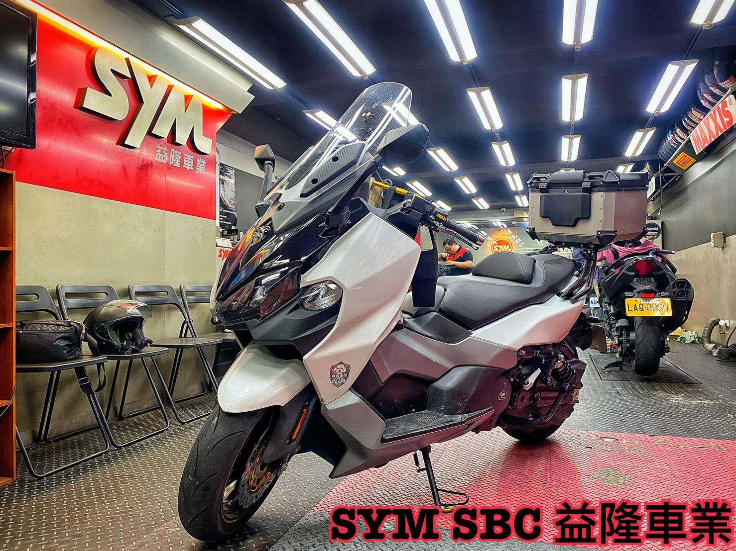 MAXSYM TL 500 專用後箱架+55L型後箱.行李箱.鋁箱+後腰靠(後饅頭) *SYM SBC 益隆車業*