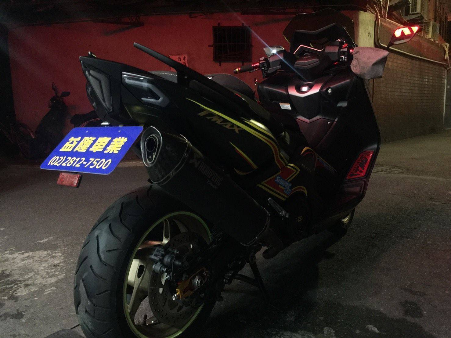 *『益隆車業』*【SYM經銷商 】YAMAHA TMAX 530 夜光輪圈 *『益隆車業』*【SYM經銷商 】YAMAHA TMAX 530 夜光輪圈