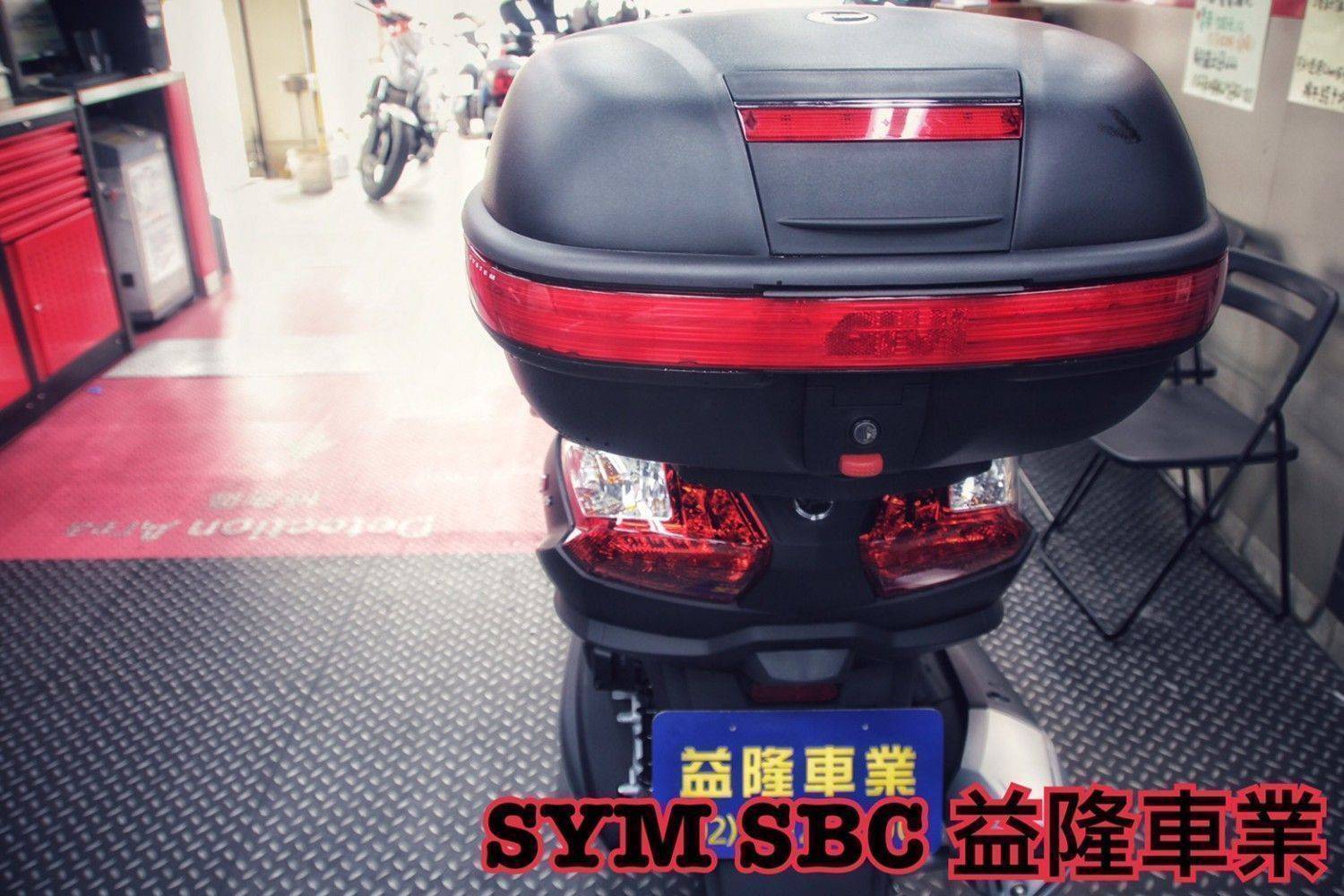 SYM MAXI400I.600I GIVI E46 後箱+後架*『益隆車業』*【SYM經銷商 】 SYM MAXI400I.600I GIVI E46 後箱+後架*『益隆車業』*【SYM經銷商 】
