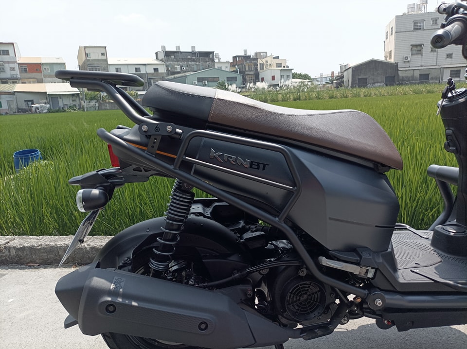 KRN 125安裝 KRN 專用側貨架＊SYM SBC 益隆車業＊