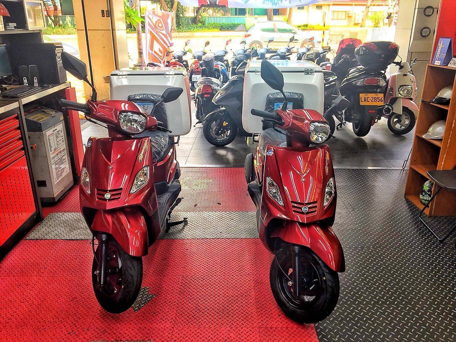 金發財125.150 安裝170特調加寬型 長*寬*高(50*60*54)CM SAMPLE(澄豐企業)外送箱、披薩箱、快遞箱、咖啡保溫箱、保冷車箱、送貨箱＊SYM SBC 益隆車業＊