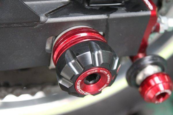 SB300 Ridea  後輪柱防倒球＊ SYM SBC 益隆車業 ＊