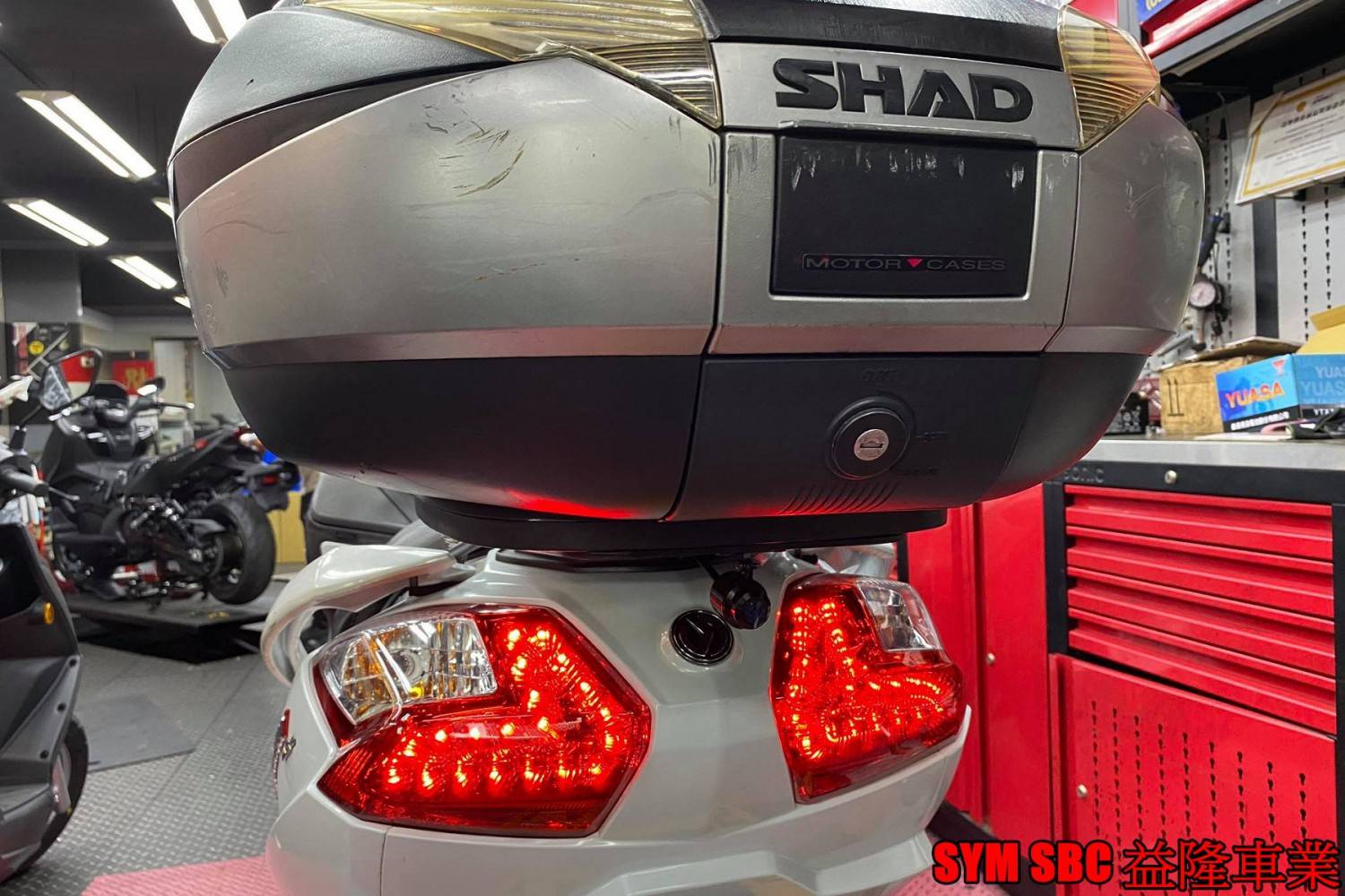 MAXSYM 400 前後雙鏡頭行車紀錄器 拍立得 Polaroid MS273WG *SYM SBC 益隆車業* MAXSYM 400 前後雙鏡頭行車紀錄器 拍立得 Polaroid MS273WG *SYM SBC 益隆車業*