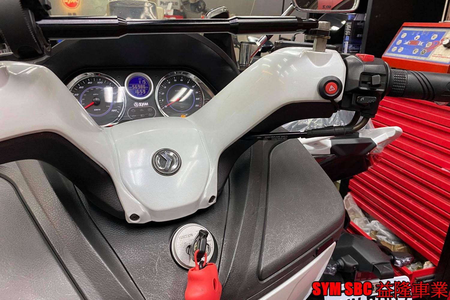 MAXSYM 400 前後雙鏡頭行車紀錄器 拍立得 Polaroid MS273WG *SYM SBC 益隆車業* MAXSYM 400 前後雙鏡頭行車紀錄器 拍立得 Polaroid MS273WG *SYM SBC 益隆車業*