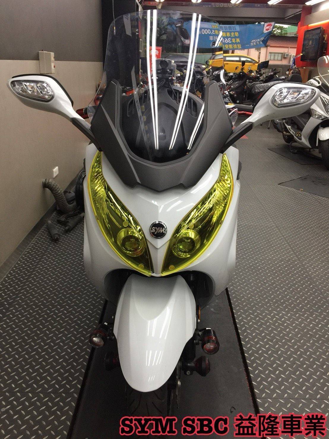 SYM MAXSYM 600 大燈護片*『益隆車業』*【SYM經銷商 】 SYM MAXSYM 600 大燈護片*『益隆車業』*【SYM經銷商 】