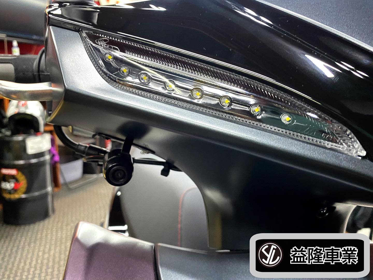 SYM JETS/SL/SR 安裝 益隆部品 PHANTON 318 前後720行車紀錄器＊SYM SBC 益隆車業＊