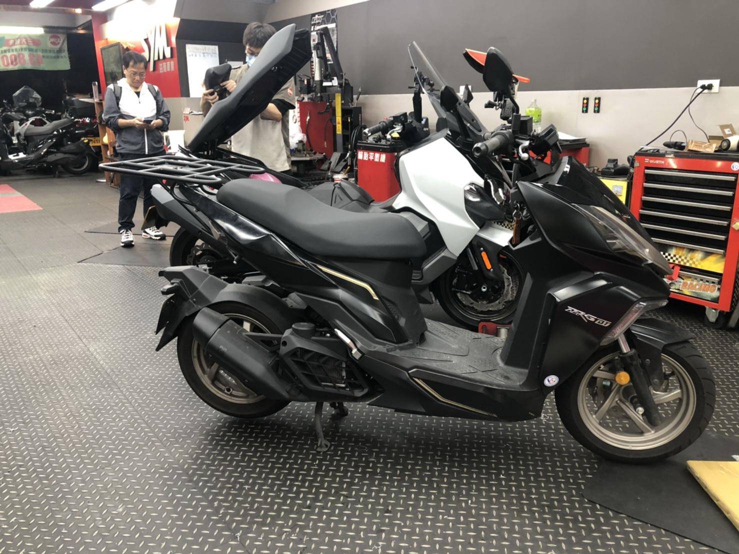 GOGORO 2 後架,快拆架＊SYM 經銷商 益隆車業＊