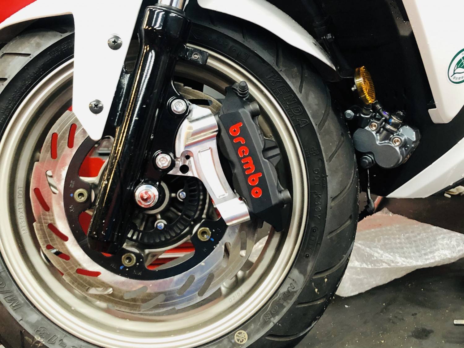 SYM DRG 158 安裝 BREMBO 輻射260mm卡鉗座(制動力加強版) SYM DRG 158 安裝 BREMBO 輻射260mm卡鉗座(制動力加強版)