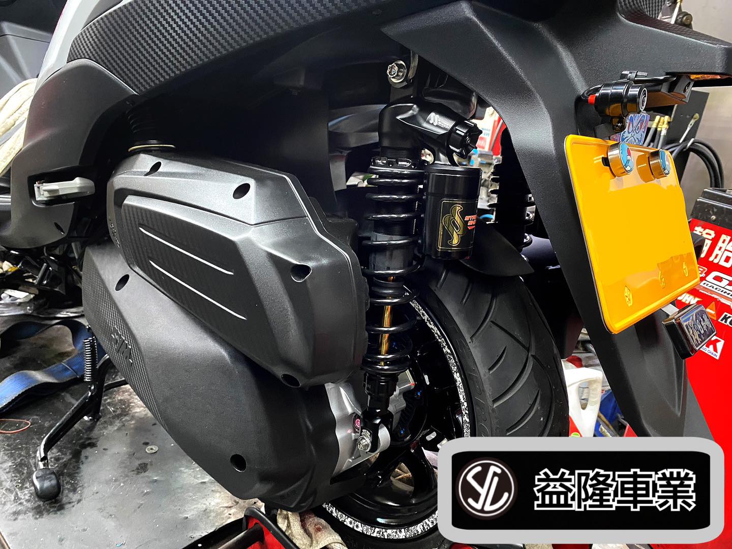 JOYMAXZ+ 安裝野蠻公牛極速火箭後避震器-SBC-益隆車業
