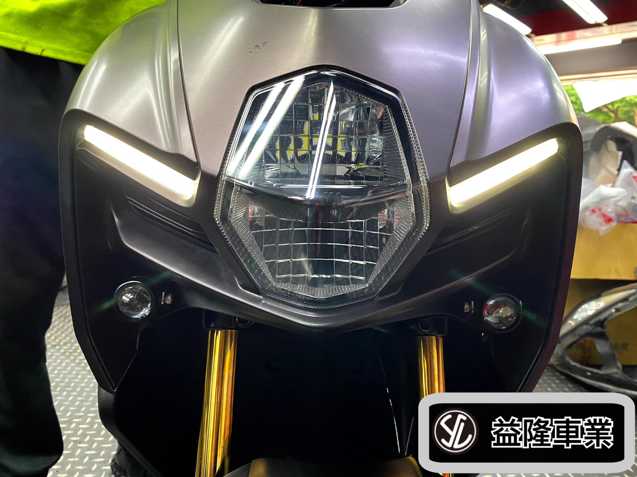 龍珠霧燈組 雙色(近燈-白色.遠燈-黃色) 「MMBCU 曼巴」