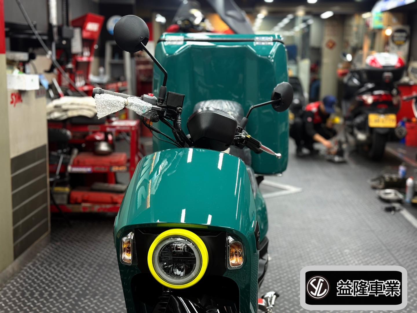 SYM 4MICA 安裝 250頂配型66*66*66CM(長*寬*高) 外送箱、披薩箱、快遞箱、咖啡保溫箱、保冷車箱、送貨箱＊SYM SBC 益隆車業＊