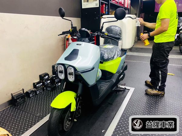 KYMCO 大樂DOLLAR 安裝 150標配型外送箱(53*54*51cm)SAMPLE-外送箱、披薩箱、快遞箱、咖啡保溫箱、保冷車箱、送貨箱＊SYM SBC 益隆車業＊