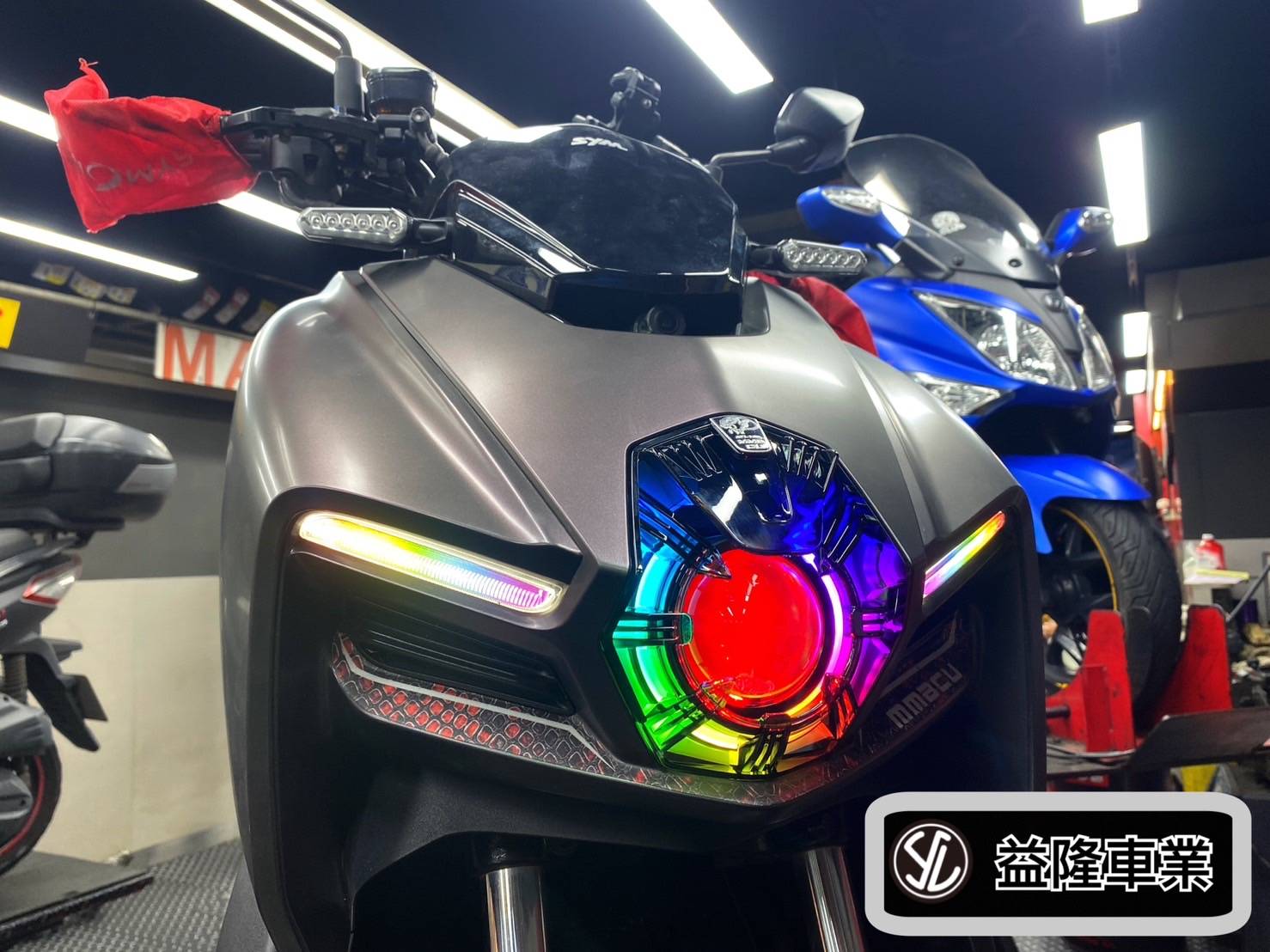 SYM MMBCU 158 安裝 金鑫 APL大燈總成組-絢麗版 *SYM SBC 益隆車業*