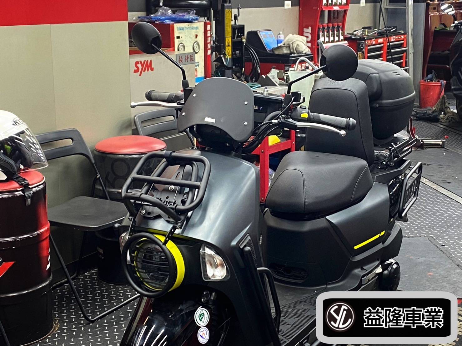 SYM 4MICA  GHOST系列部品(書報架+燈框/大燈罩/增高車手後移/燻黑風鏡/排氣管護片) *SYM SBC 益隆車業*